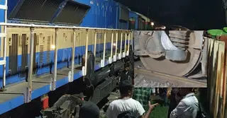 প্রায় দুই ঘণ্টা পর স্বাভাবিক উত্তরবঙ্গমূখী লাইনে ট্রেন চলাচল, বন্ধ  ঢাকামুখী চলাচল